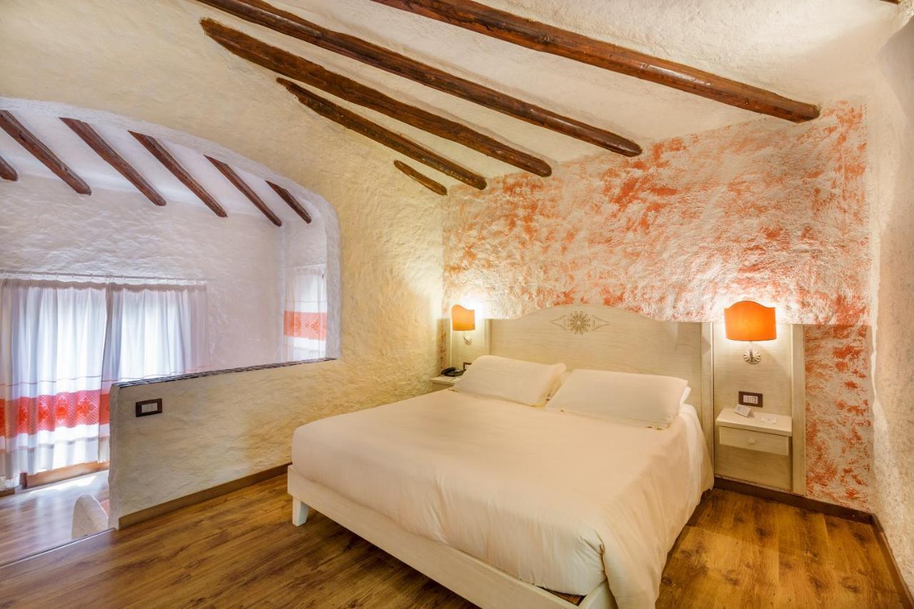 Hotel Don Diego Porto San Paolo  Exterior photo