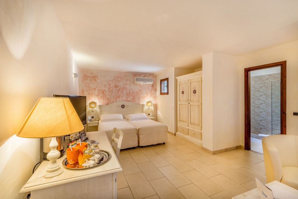 Hotel Don Diego Porto San Paolo  Exterior photo